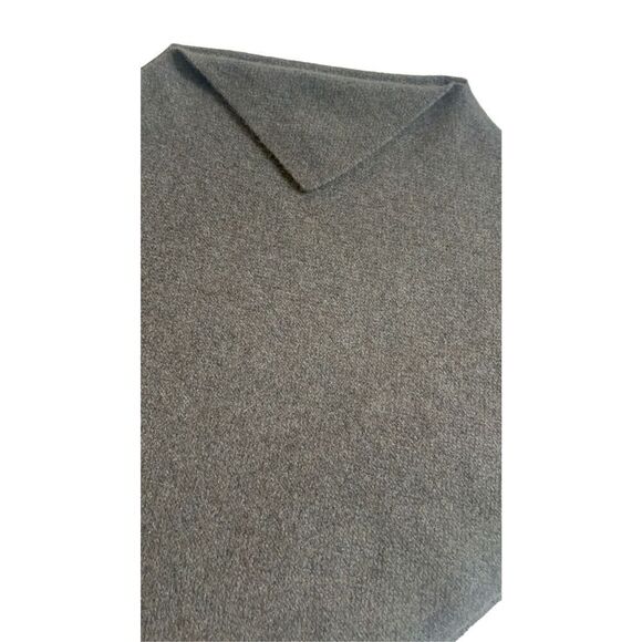 Luxury women's poncho Made in New Zealand - Picture 1 of 10